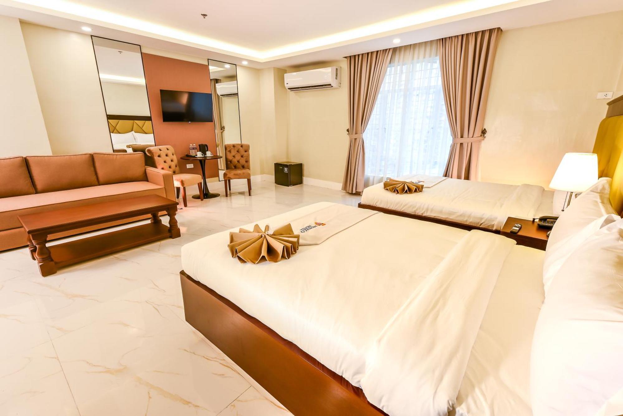 Monaco Hotel Taytay  Buitenkant foto