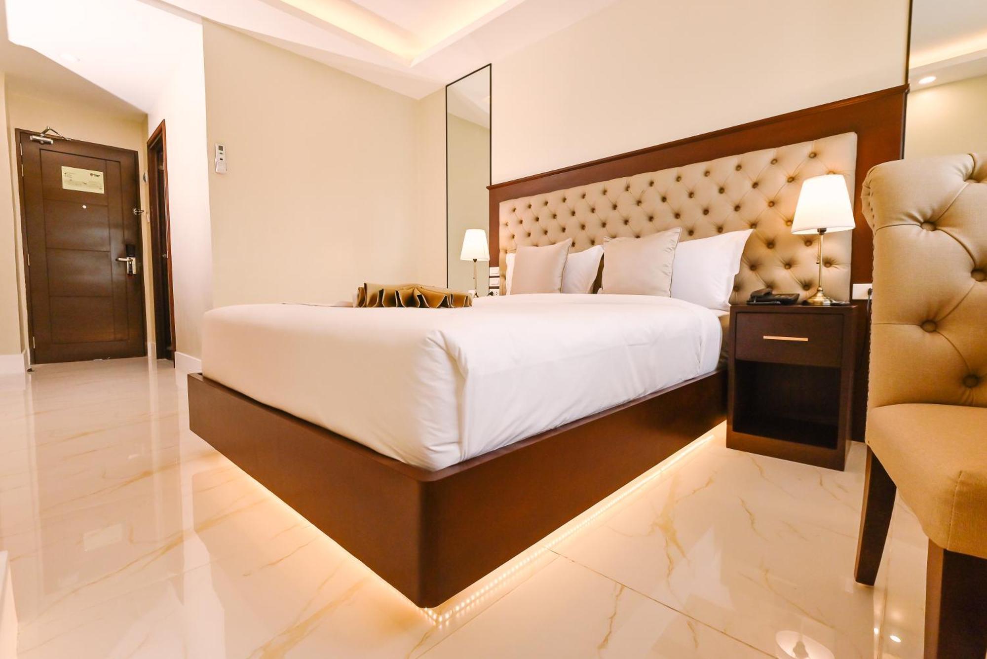 Monaco Hotel Taytay  Buitenkant foto