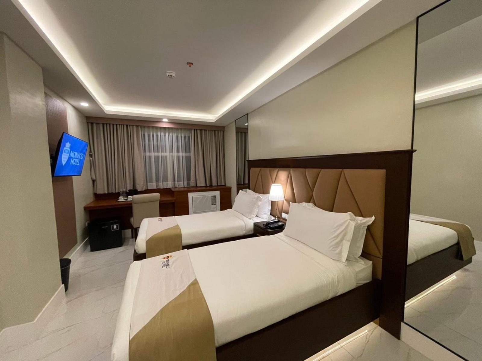 Monaco Hotel Taytay  Buitenkant foto