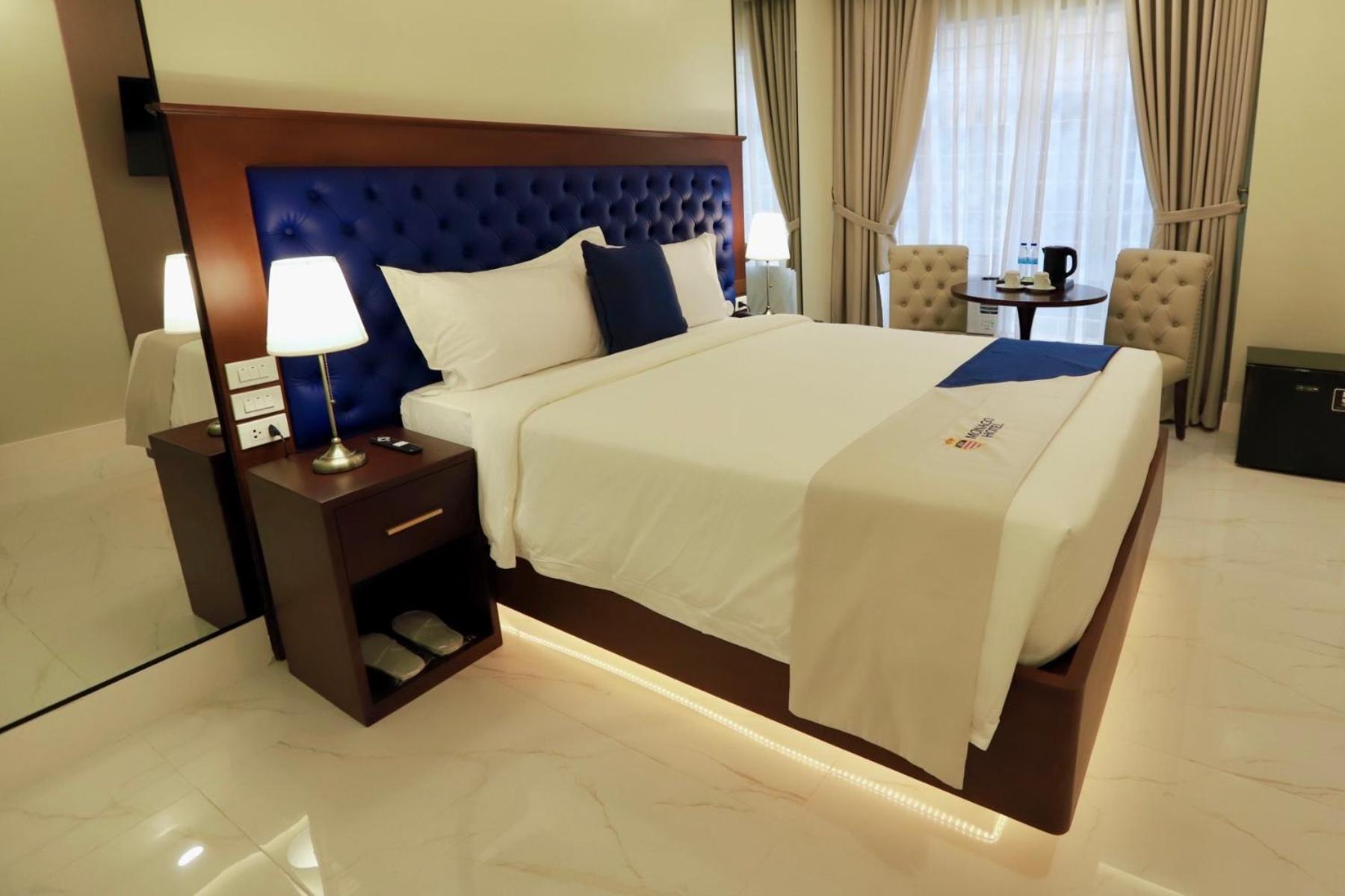 Monaco Hotel Taytay  Buitenkant foto