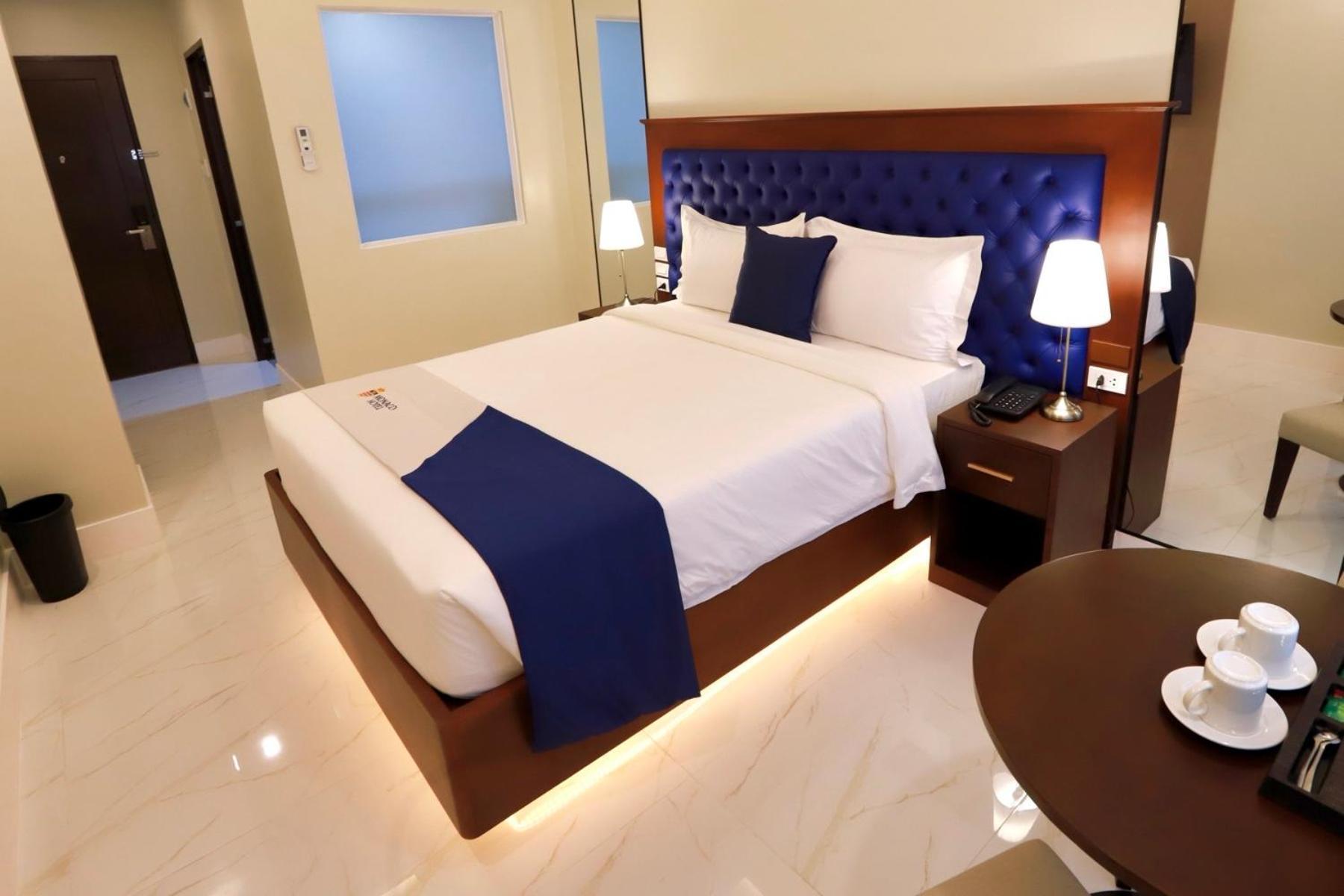 Monaco Hotel Taytay  Buitenkant foto