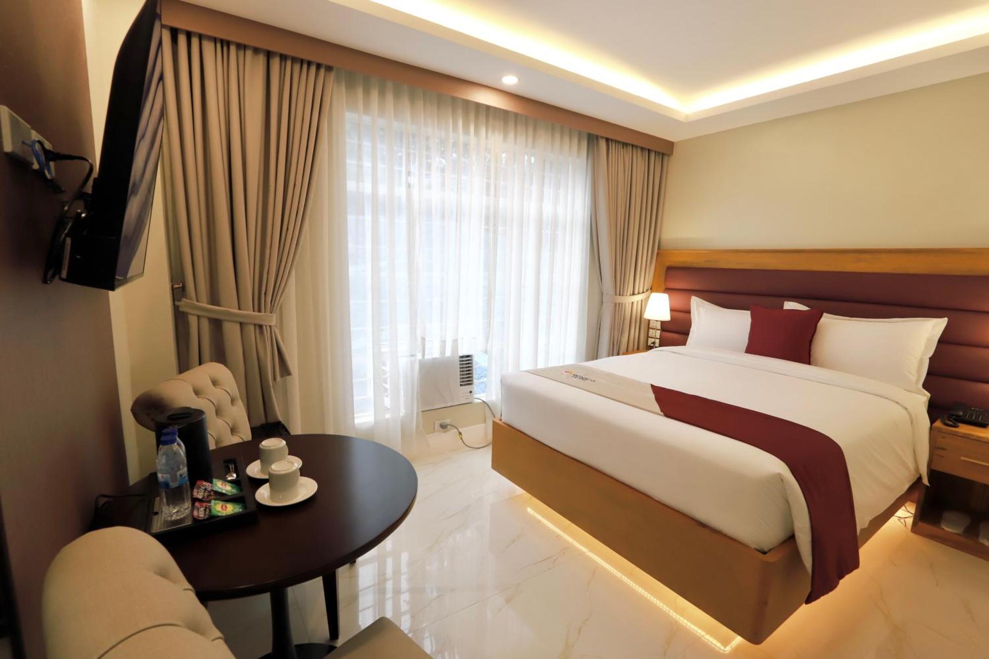Monaco Hotel Taytay  Buitenkant foto