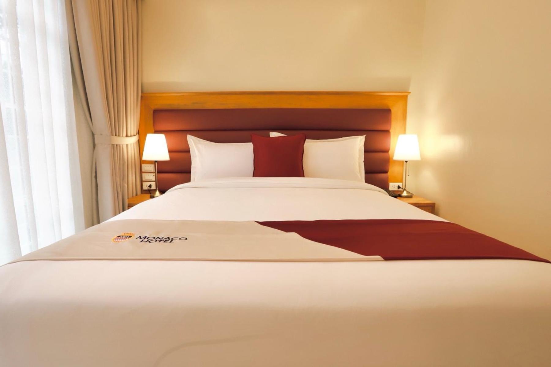 Monaco Hotel Taytay  Buitenkant foto